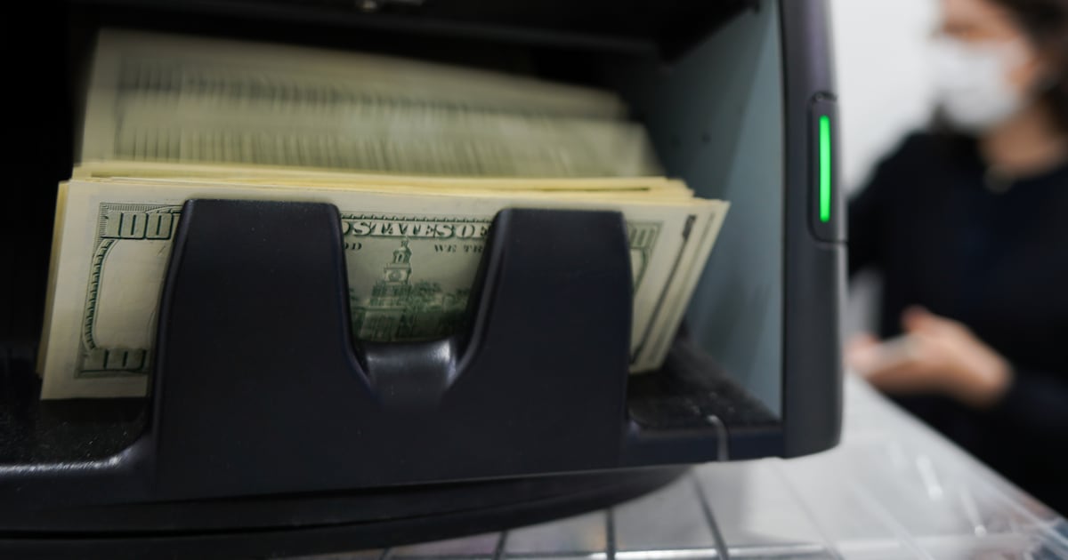 La pregunta es si la depreciacion cambiaria tendra un papel secundario en la decision del Banxico de finales de este mes.