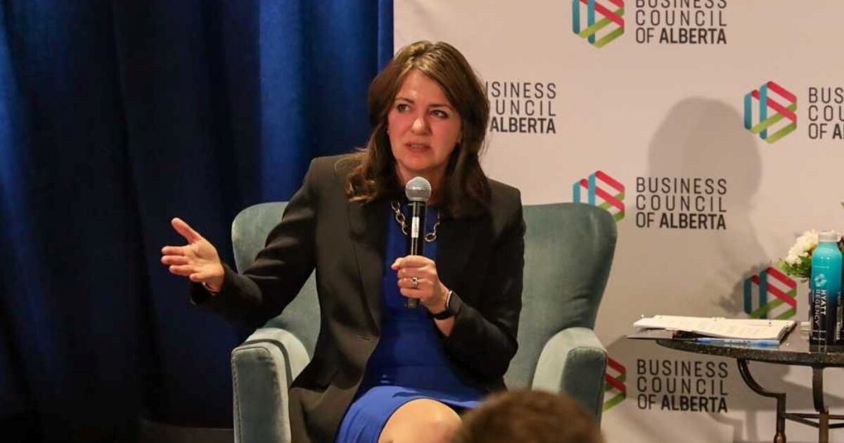 La primera ministra de Alberta llamó a su gobierno a adoptar un enfoque bilateral y poner a Canadá primero. (Foto: X)