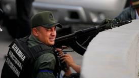 Gobierno de Maduro acusa a la oposición de haber herido de bala a un coronel