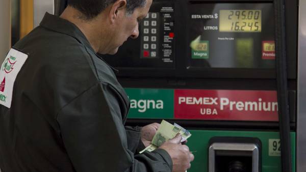Hacienda ‘ignora’ a la gasolina Premium y diésel... pero ayuda a la Magna, ¿en cuánto queda?