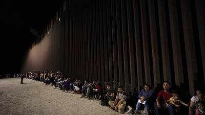 Cruces de migrantes ilegales de México a EU registran máximo anual en septiembre