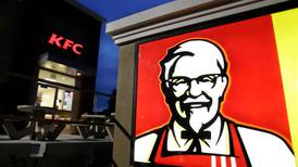 ¿Para chuparse los dedos? KFC suspende su icónico lema por el COVID-19