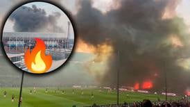 Retrasan el Feyenoord-Ajax por humo de bengalas; vecinos pensaron que era incendio (VIDEO)