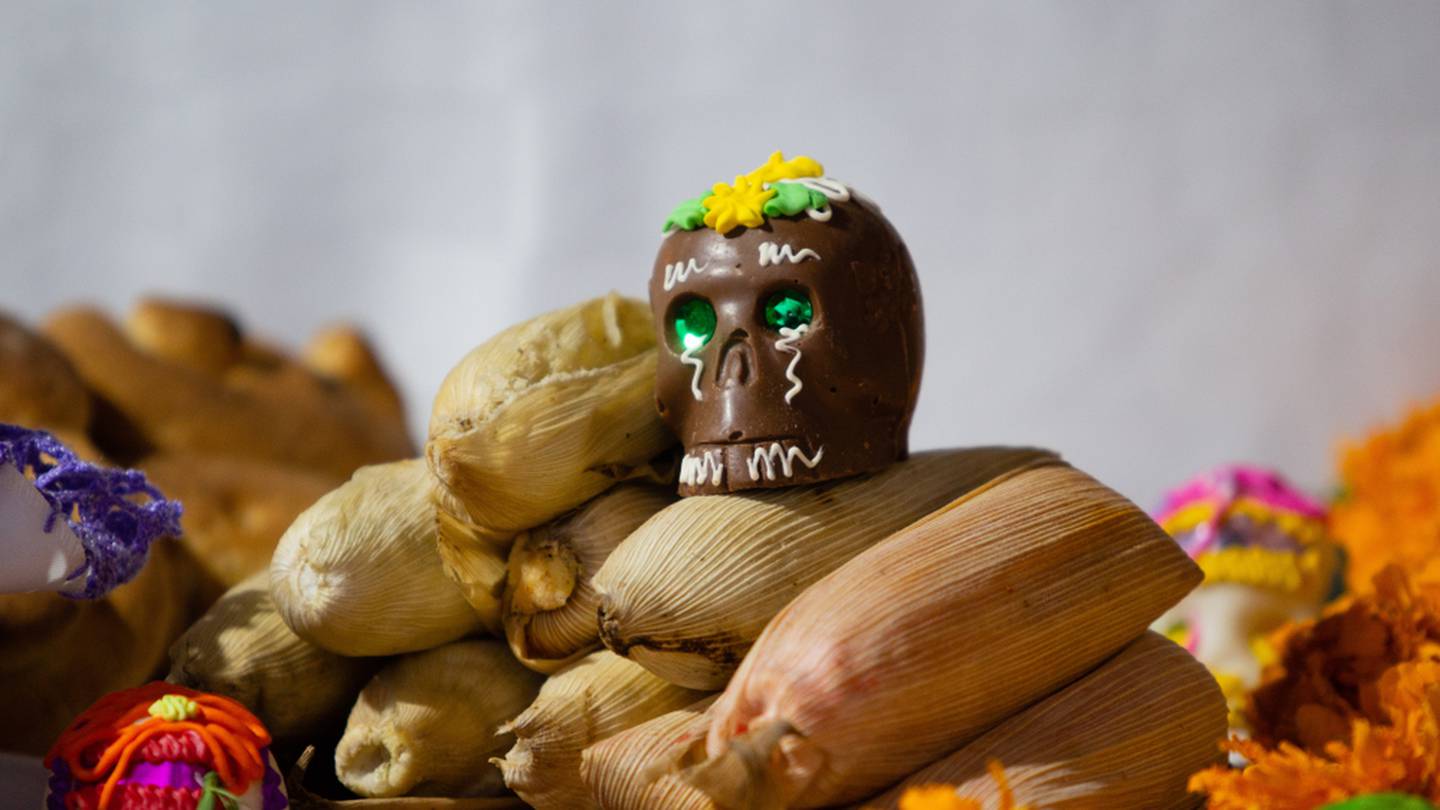 Se pueden comer los alimentos de la ofrenda de Día de Muertos? – El  Financiero