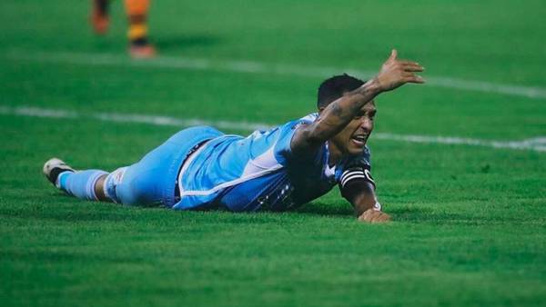 Yoshimar Yotún, exjugador de Cruz Azul, sufre BRUTAL lesión en Perú (VIDEO)
