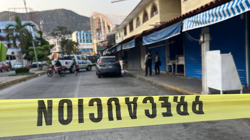 Cinco personas fueron asesinadas en el mercado de artesanías El Pueblito, en Acapulco, Guerrero (Foto: Darío Lagunas)