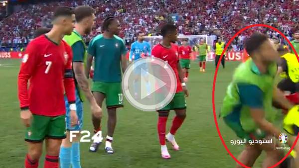 Seguridad atrapó a espontáneo que iba por Cristiano Ronaldo ¡y casi LESIONAN a Gonçalo Ramos! (VIDEO)