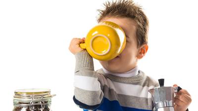 ¿Qué tan recomendable es que los niños beban café?