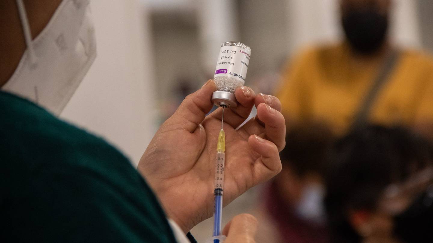 Refuerzo de vacuna COVID: ¿Tienes dudas sobre ponértelo? La UNAM llega al  rescate – El Financiero