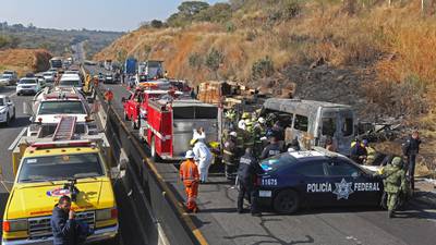 Choque en carretera Acapulco-Zihuatanejo deja 9 muertos y 5 heridos 
