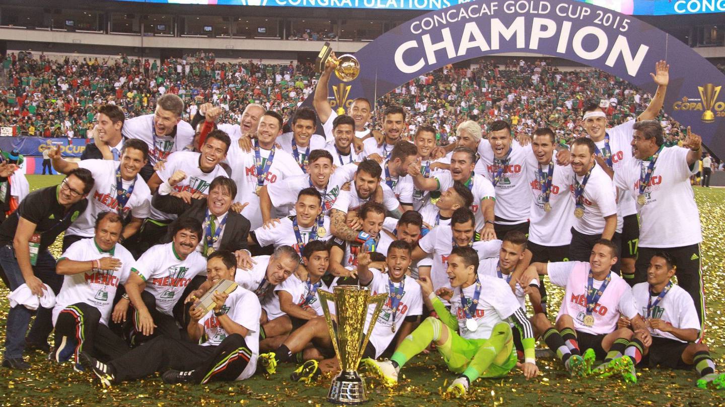 RÉCORD México - ENTRE LOS MEJORES La Selección Mexicana es de los equipos  que más títulos ha ganado en la historia. Domina en la CONCACAF y es la  cuarta selección de América