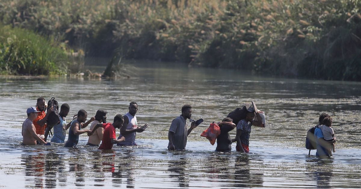 Mexico begins vaccination against COVID for migrants crossing the country – El Financiero