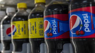 Francia se queda sin Pepsi ni botanas: Minoristas acusan alza ‘inaceptable’ de precios