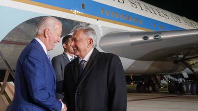 ‘Lo que diga el presidente’: Esto dijo Biden a petición de AMLO de aterrizar en el AIFA