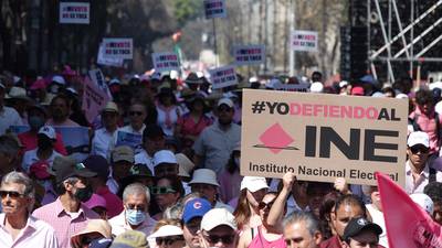 Marcha por el INE: Plan B de AMLO lleva a las calles a miles de ciudadanos  