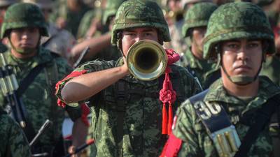 AMLO propone consulta popular sobre alargar presencia del Ejército en las calles