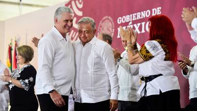 Recriminan a AMLO entregar Orden del Águila Azteca a Díaz-Canel: 'No hay  dictaduras aceptables' – El Financiero