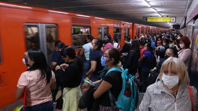 Lluvia ‘le pone el pie’ al Metro de CDMX: ¿Qué líneas sufren hasta 20 minutos de retraso?