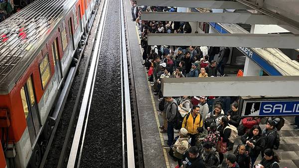 Lluvias en CDMX ‘desquician’ al Metro: ¿Qué líneas son afectadas y cuál es el tiempo de espera de trenes?