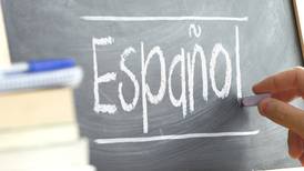EU busca profesores mexicanos para dar clases de español; sueldo de hasta 3,300 dólares mensuales