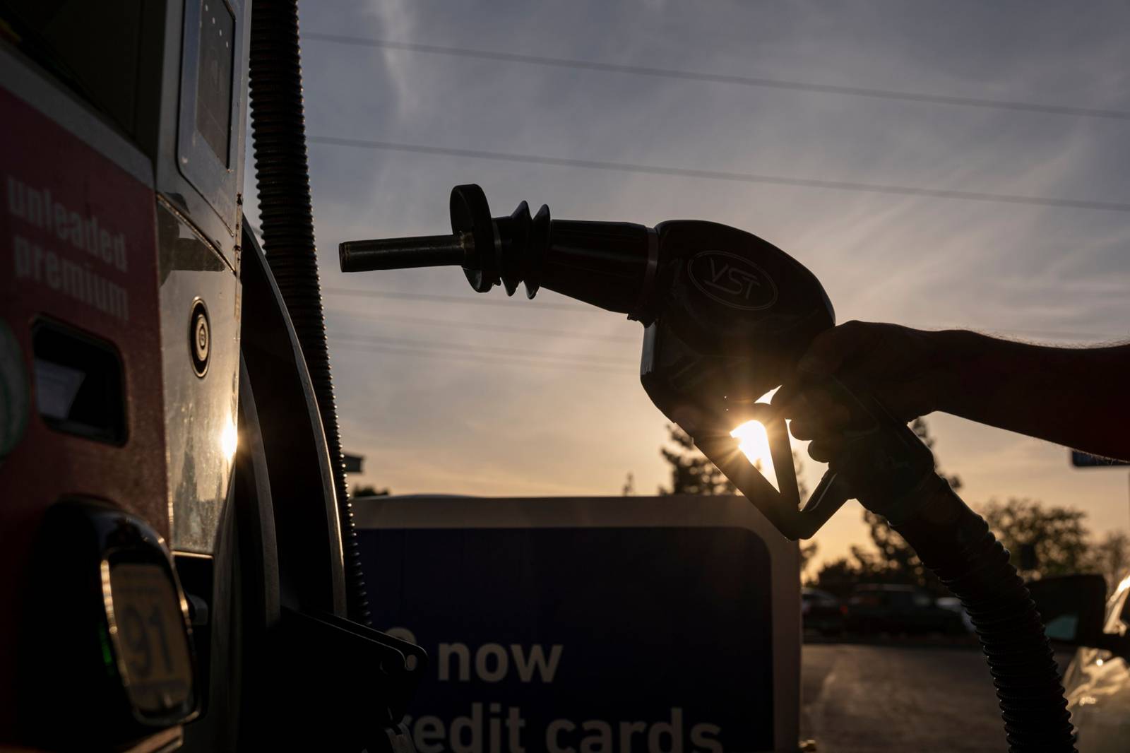 Estímulos para pago de gasolina versión California presentan plan de