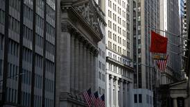 Wall Street va para abajo: Dow Jones pierde 1.09% tras reporte de inflación en EU