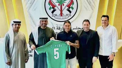 ‘Gullit’ Peña; ¿Cuánto ganará el mexicano en Emiratos Árabes Unidos y quién es su representante?
