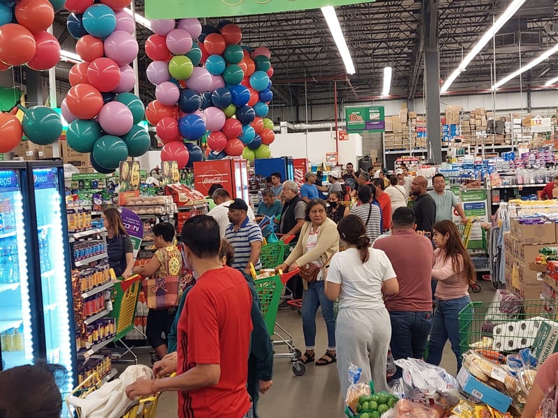 En Chilpancingo, Guerrero los habitantes hacen compras de pánico tras la escasez de alimentos en Acapulco (Foto: Especial)