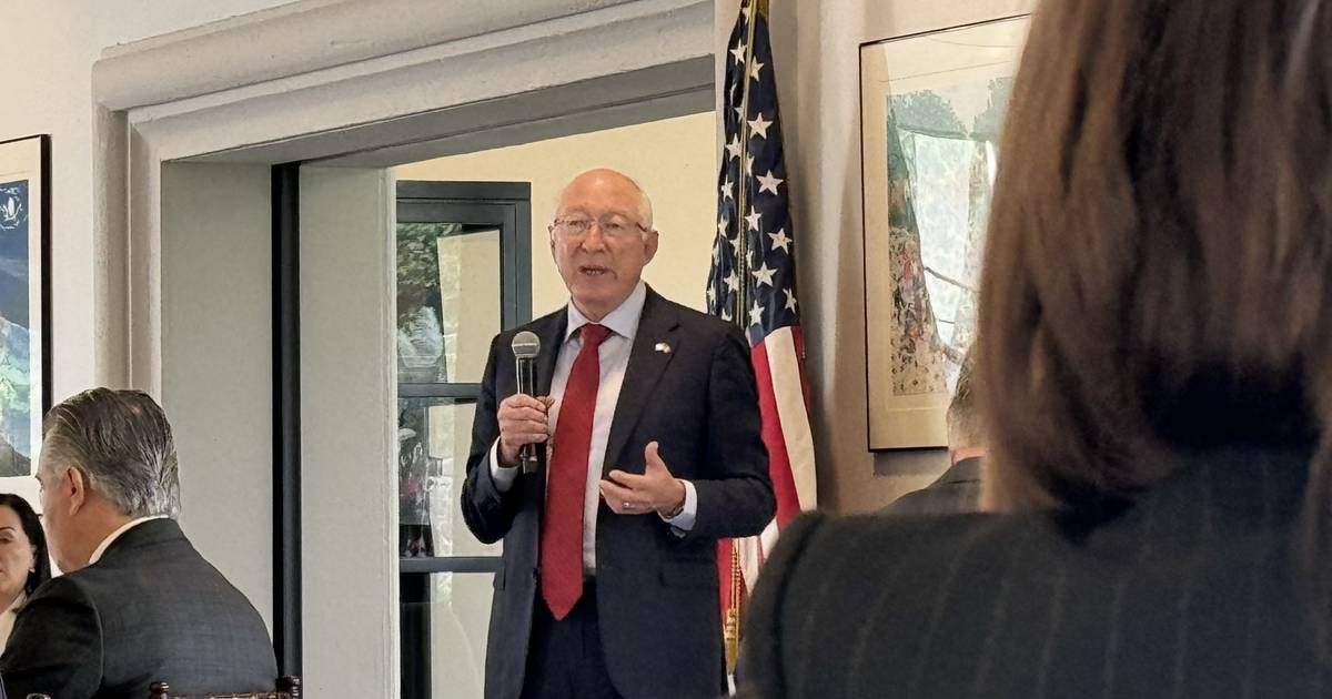 Ken Salazar tests positive for COVID and cancels visit to Merida – El Financiero