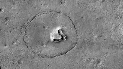La cara de un oso… ¿en la superficie de Marte? Esta es la foto que captó la NASA