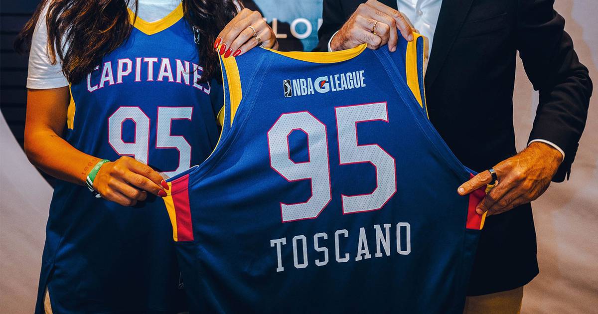 El mexicano Juan Toscano deja a los Lakers y llega a Jazz de Utah