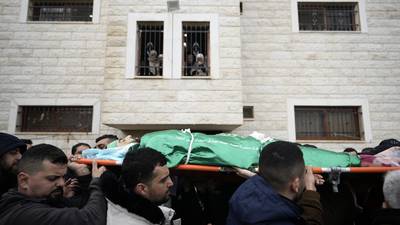 Soldados israelíes disfrazados entraron a hospital en Cisjordania para matar a 3 jóvenes palestinos