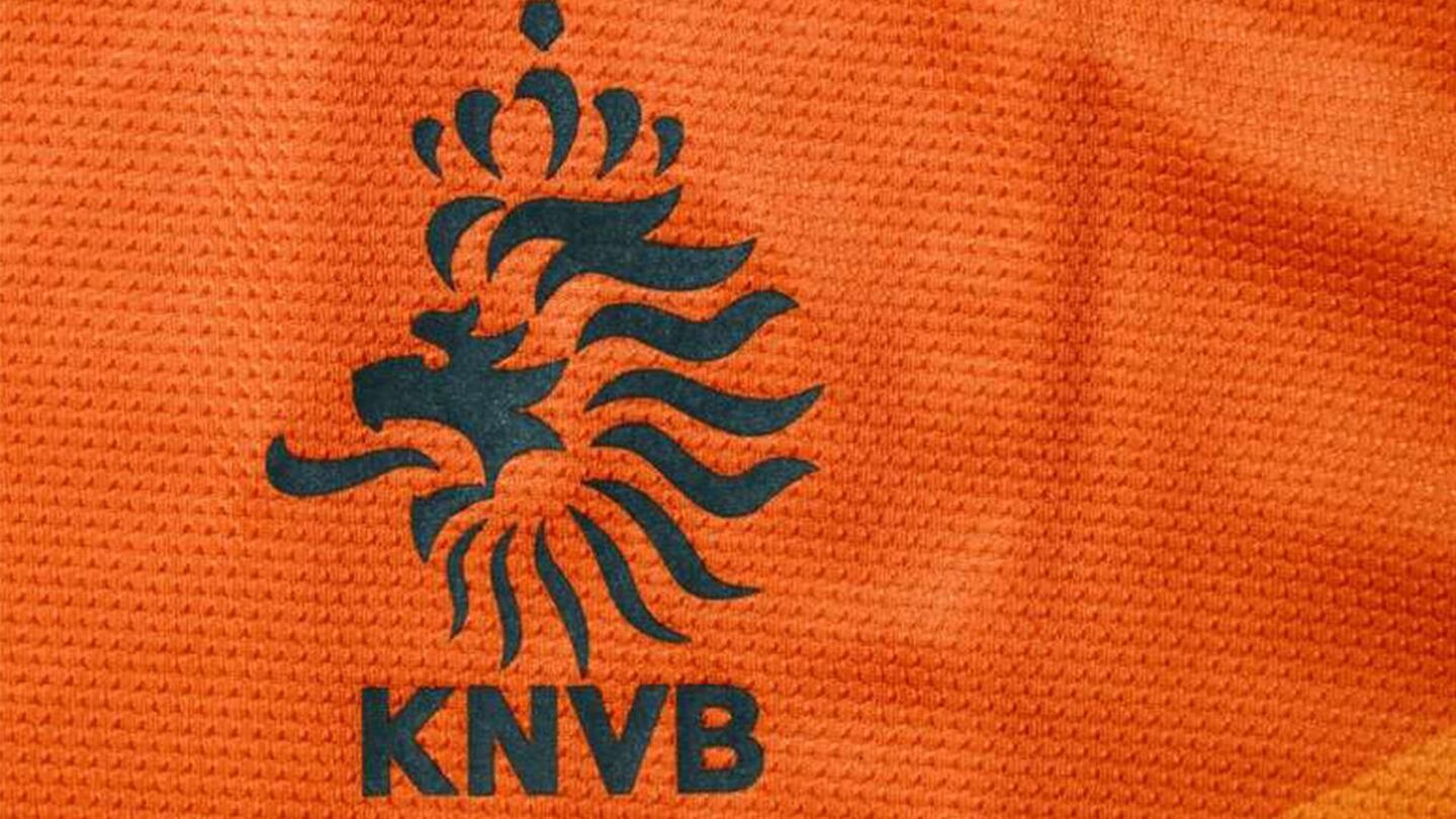Futbol de Holanda (KNVB) investigará cánticos racistas en Segunda División