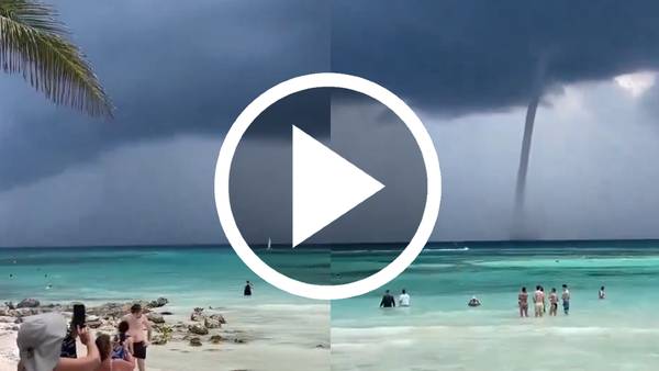 Tromba marina sorprende y estremece a turistas en playa de Tulum (VIDEO)