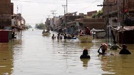 Inundaciones en Pakistán: Intentan bajar el nivel de agua de uno de sus lagos más grandes