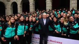 AMLO festeja el tercer lugar de México en el medallero de los Juegos Panamericanos 2023