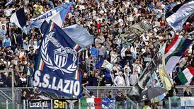 Ultras de Lazio entonan cánticos fascistas en histórica cervecería de Múnich (VIDEO)