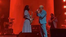 Alejandro Sanz invita a María Elena Ríos, saxofonista atacada con ácido, a tocar en su concierto