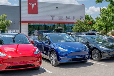 La mayor estación de carga de autos Tesla en EE.UU. funciona con diésel,  según experto en energía, vehículos eléctricos de Tesla, planta de  generación de diesel, cargadores