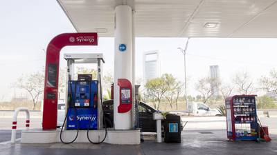 Gasolineros están ‘hartos’ de trámites; tienen que cumplir 100 para abrir estaciones, acusan