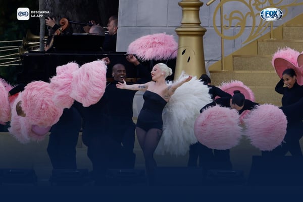 ¡Oh la la! Lady Gaga abrió con colorido show en la ceremonia de París 2024 y cantando en FRANCÉS