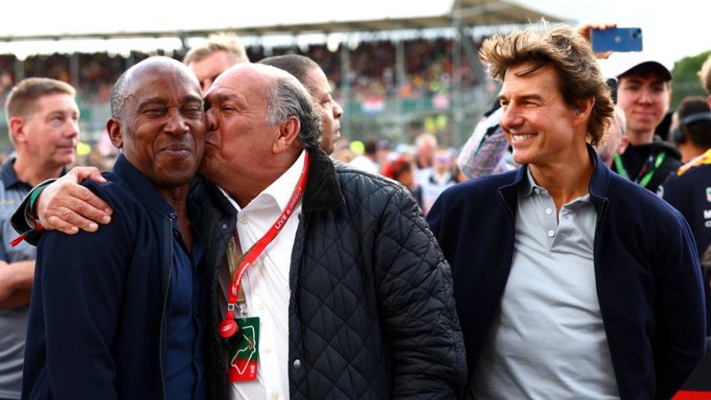 GP de Gran Bretaña: Así fue el festejo del papá de 'Checo' junto a Hamilton  y Tom Cruise – El Financiero