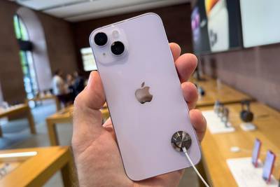 Los iPhone ahora usarán USB-C, pero Apple te venderá un adaptador Lightning  a $700 MXN