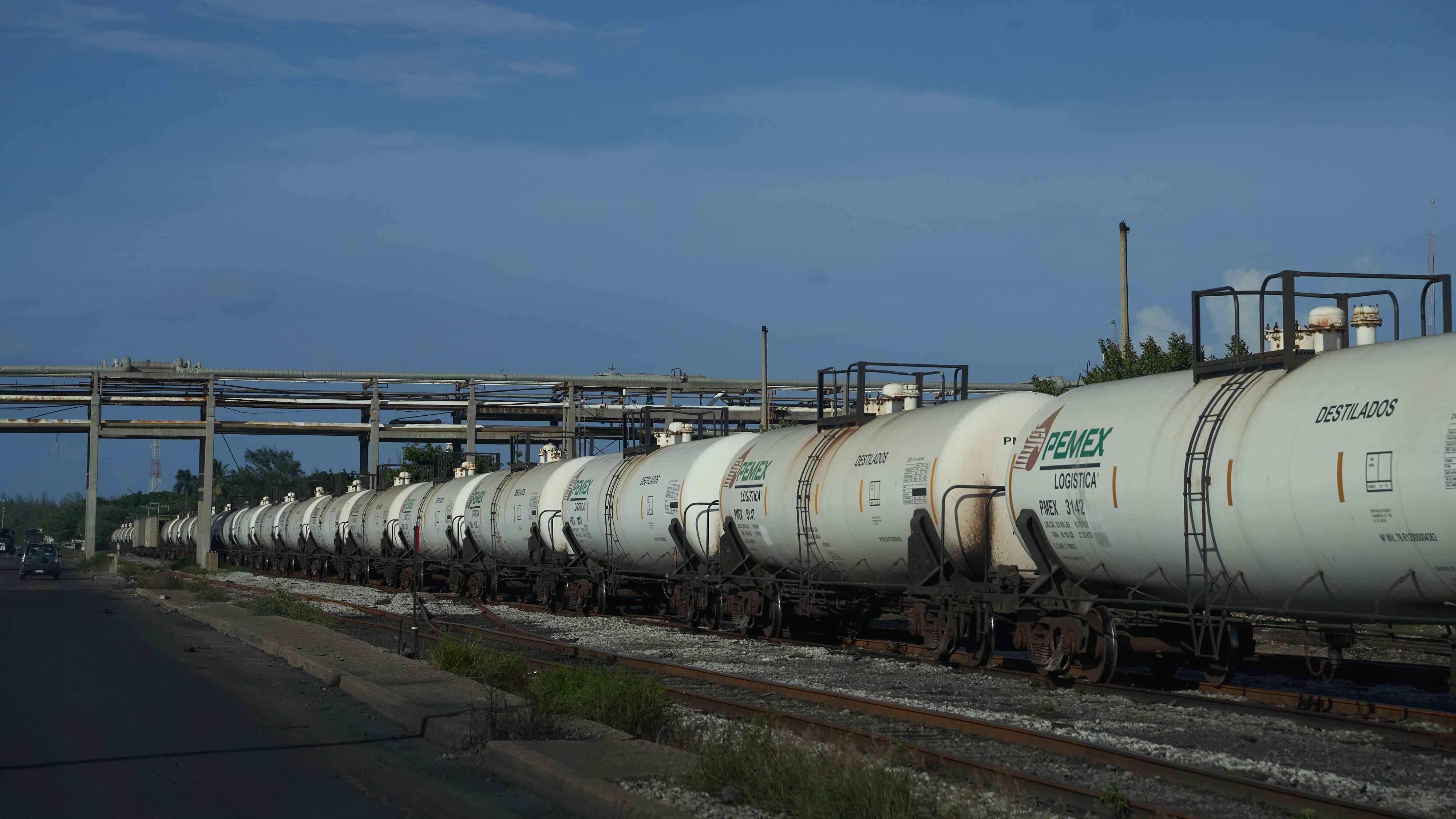 Gobierno 'abre la llave' para Pemex: Le dará 120 mil mdp en Paquete Económico 2025 – El Financiero